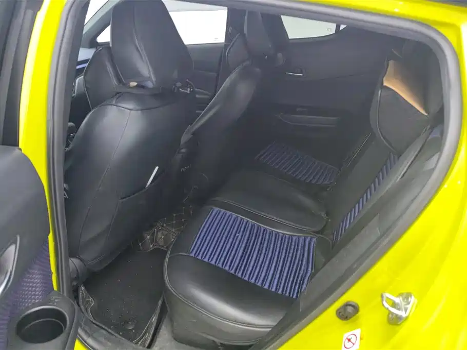 Toyota C-HR 2018 2.0L Leading Sunroof Edition China VI фото 11