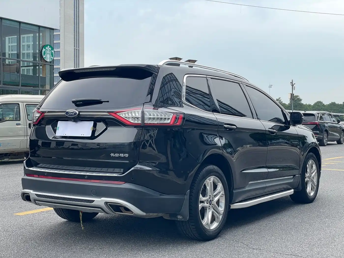 Photo 19 - Ford Edge
