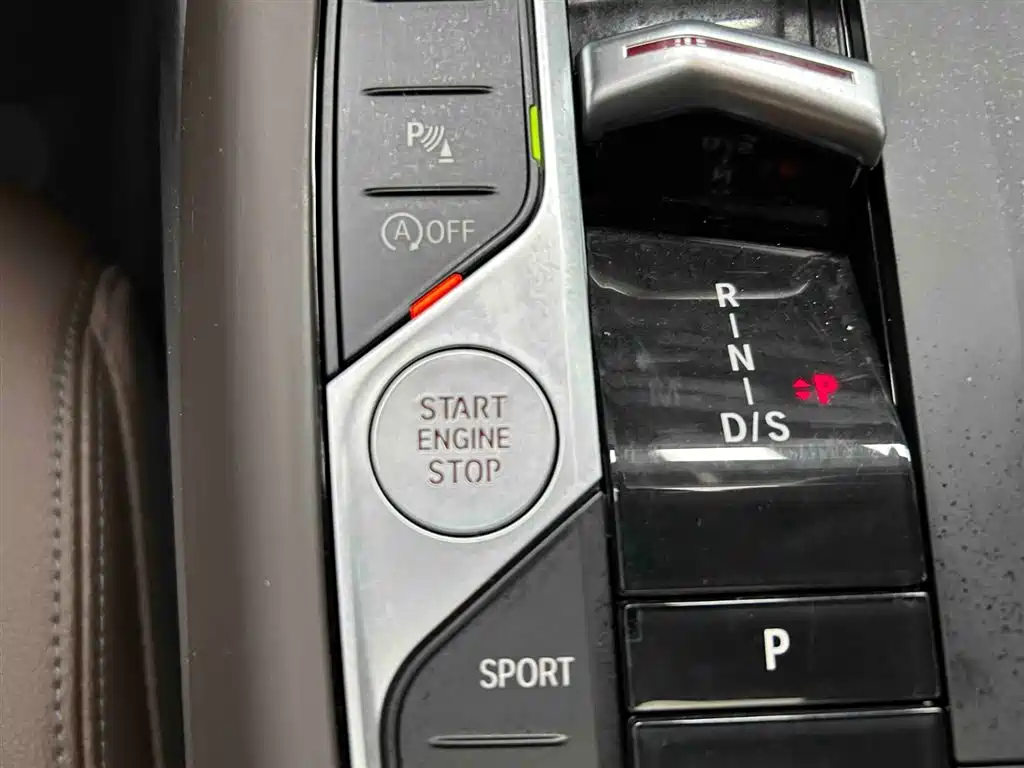 BMW 3 Series 2023 320i M Sport Package фото 4