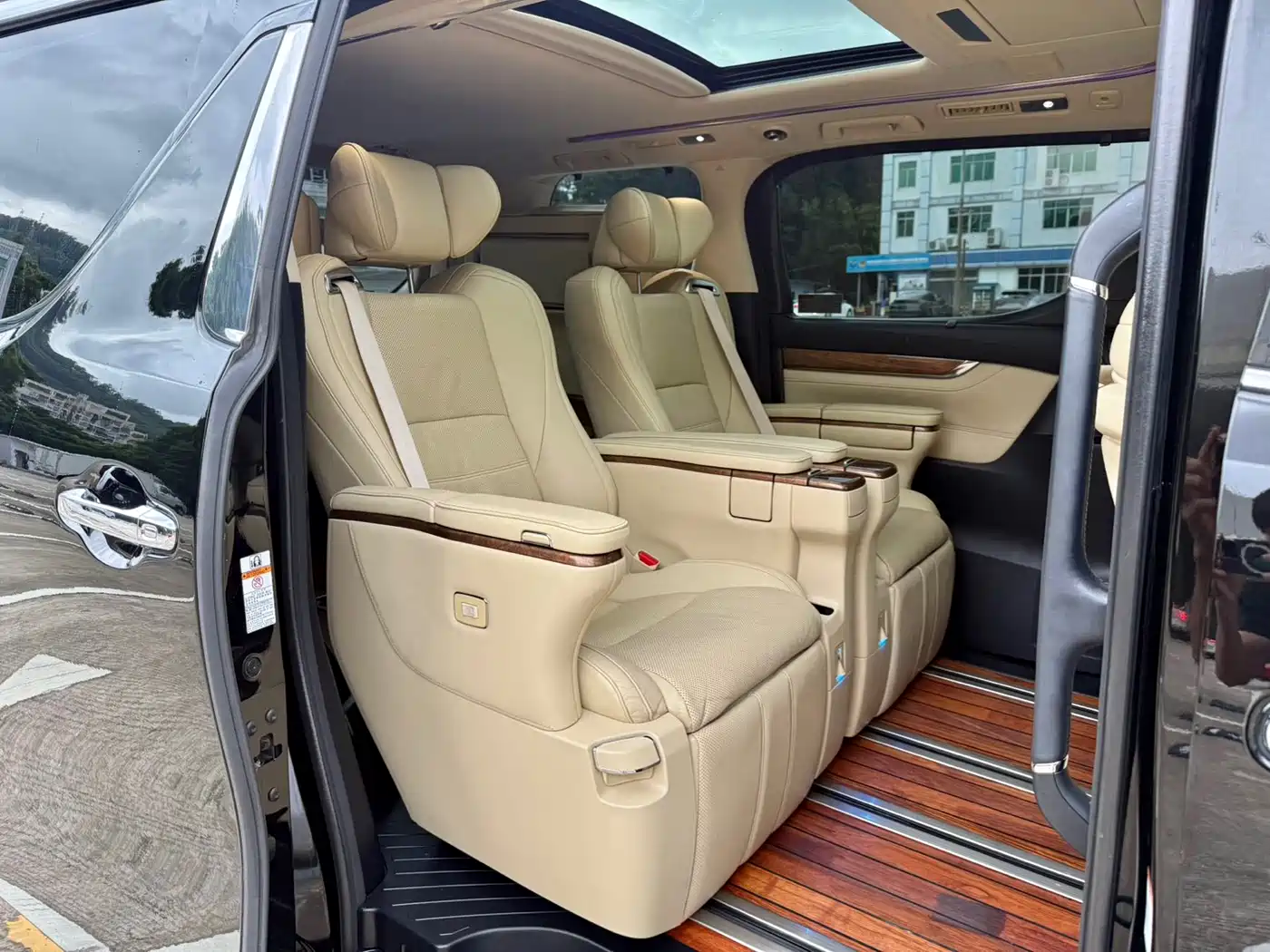 Toyota Alphard 2018 3.5L Premium фото 14