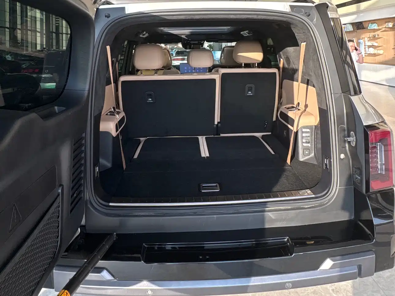 Fang Cheng Bao Leopard 8 2024 2025 Zhiyong Flagship 7-Seater