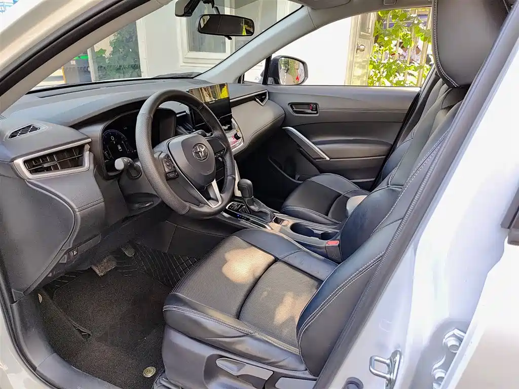 Toyota Wildlander 2022 2.0L CVT FWD Luxury Edition фото 7