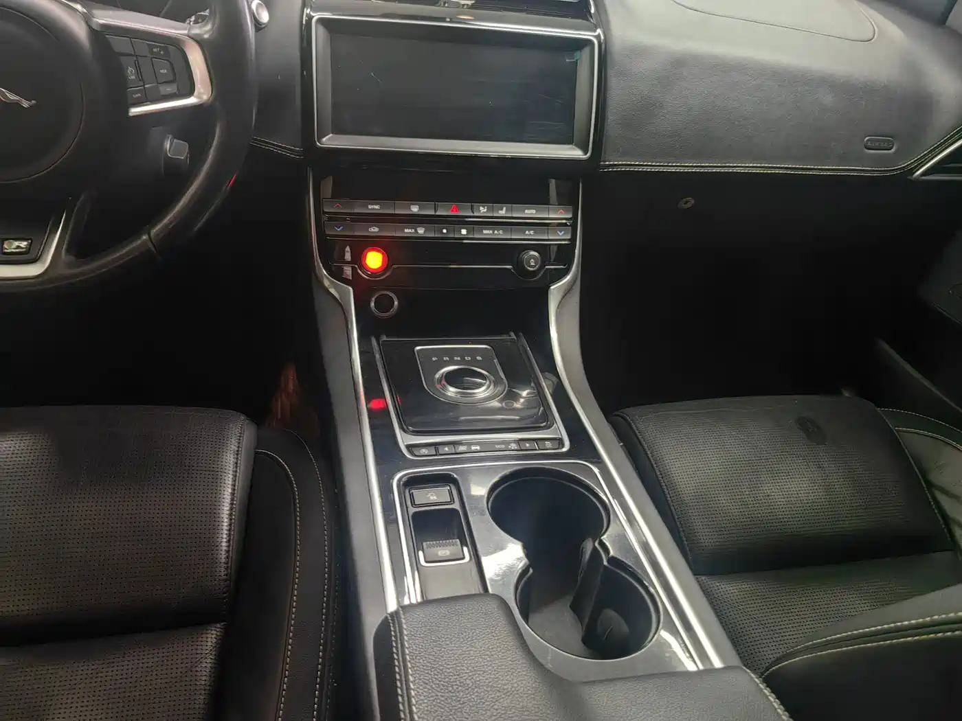 Jaguar XE 2016 2015 2.0T 200PS R-Sport