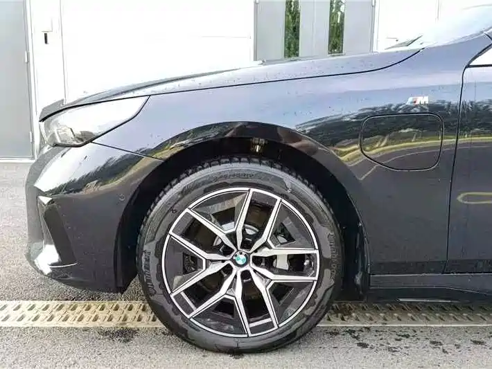 BMW i5 2025 2025 eDrive 35L M Sport Package