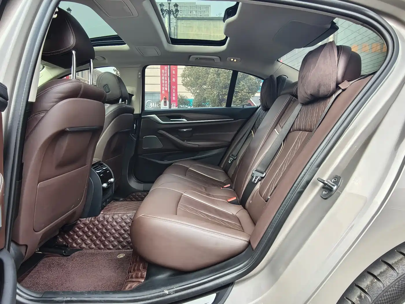 BMW 5 Series 2019 530Li Premium Luxury Package фото 6