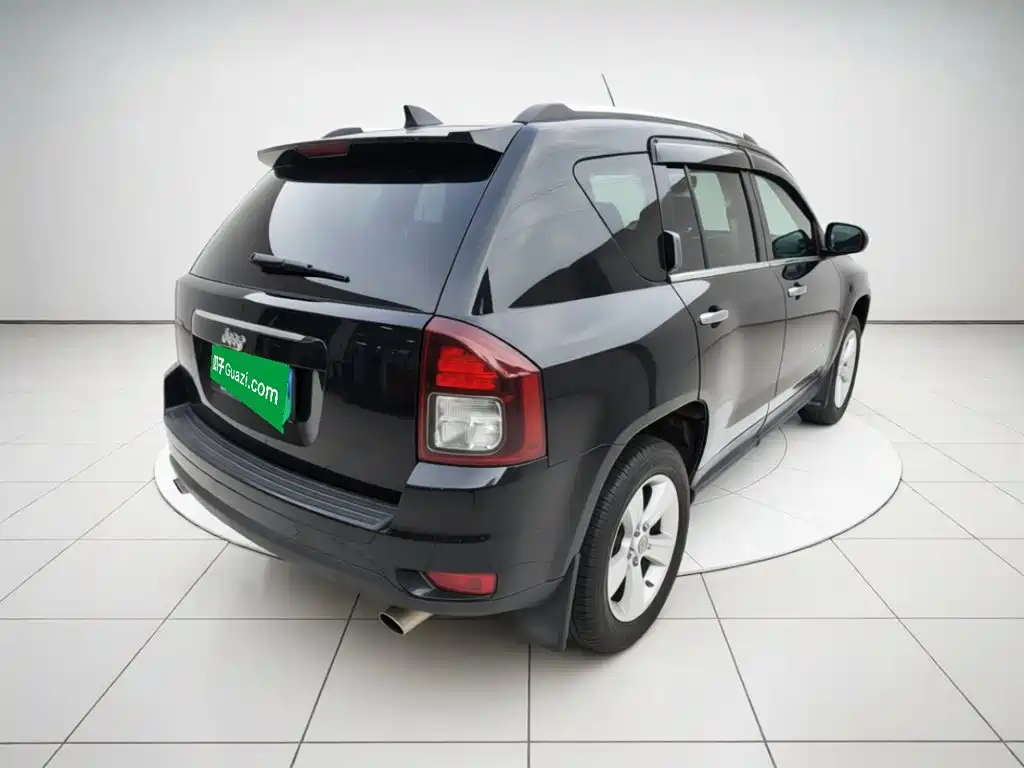 Jeep Compass (Import) 2015 2015 2.0L 2WD Sport