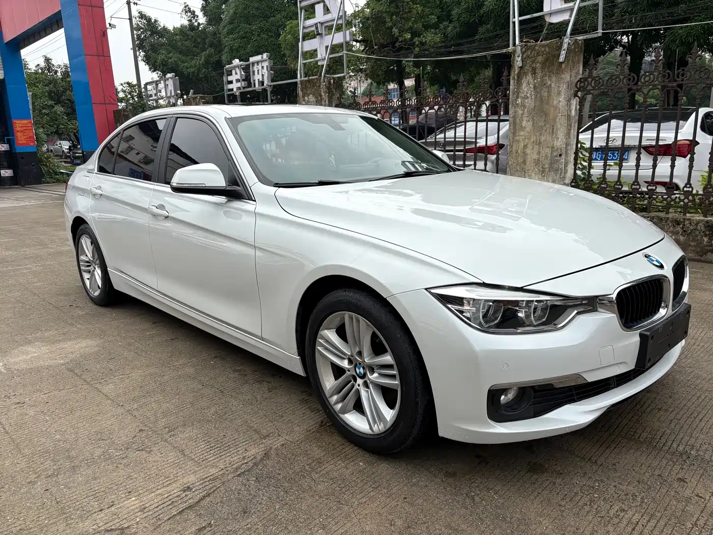 BMW 3 Series 2016 320Li Progressive фото 3