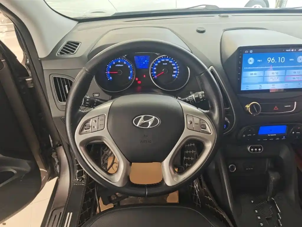 Hyundai Beijing Hyundai ix35 2013 2.0L Auto 2WD Smart GLS China IV фото 11