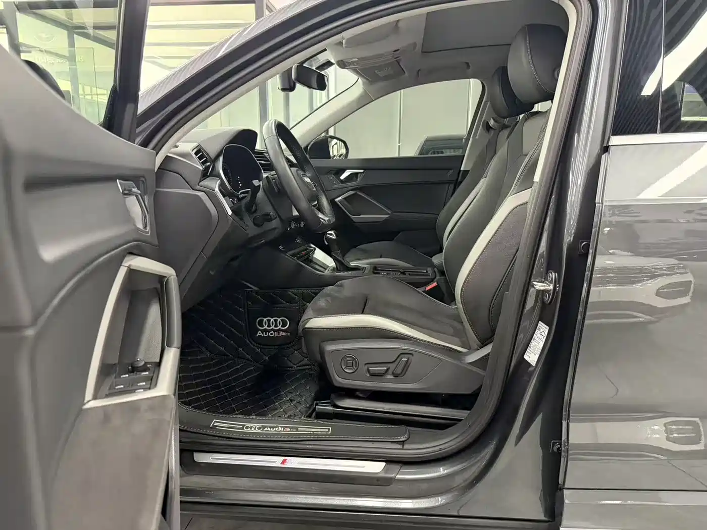 Audi Q3 2022 35 TFSI Fashion Dynamic фото 9