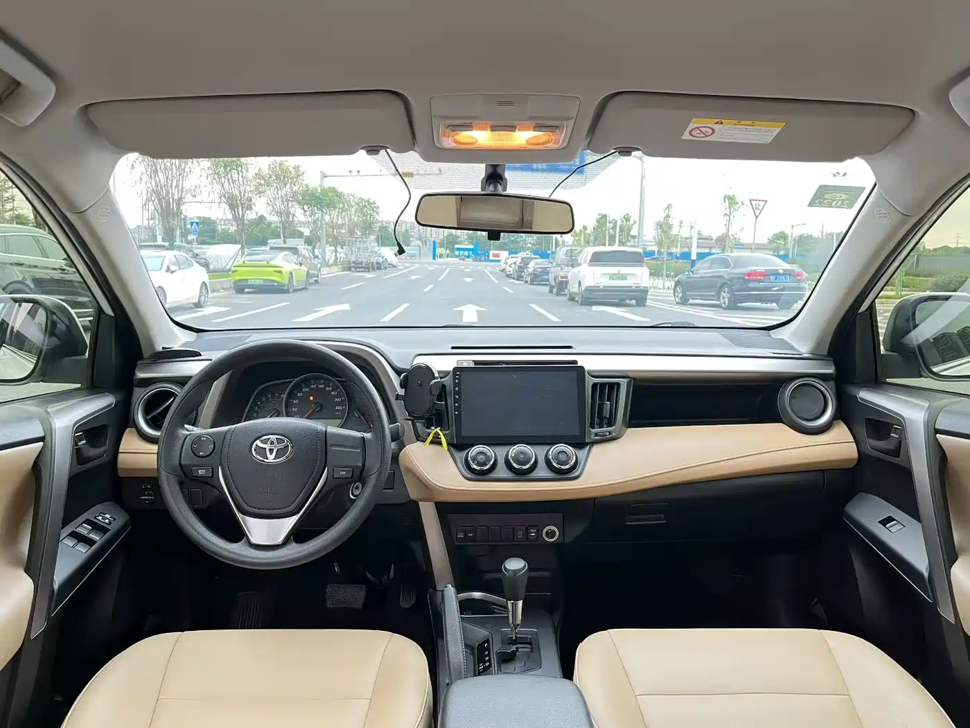 Toyota RAV4 Rongfang 2016 2.0L CVT 2WD Urban (China V) фото 9