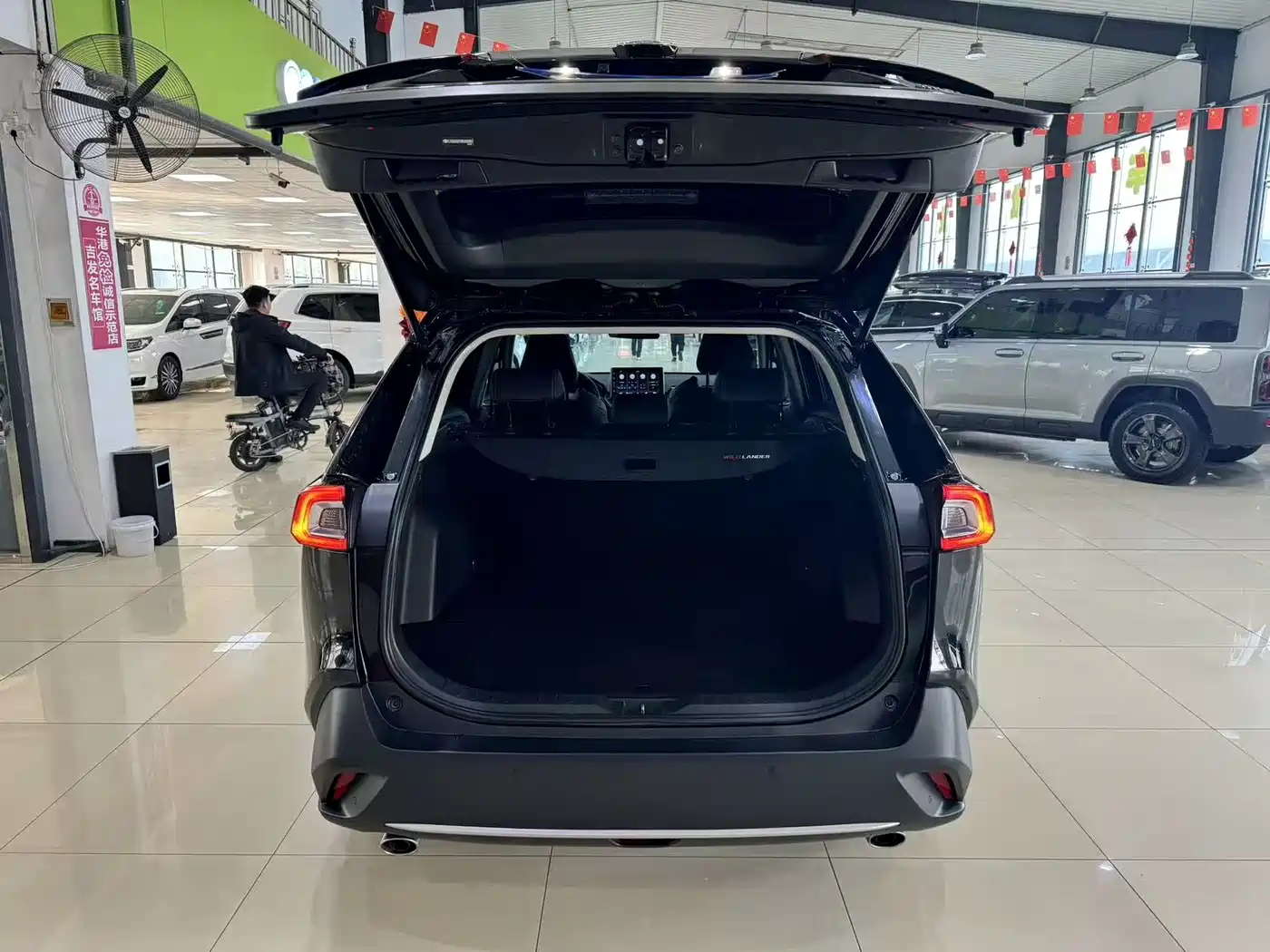 Toyota Wildlander 2022 2.0L CVT AWD Luxury Edition фото 4