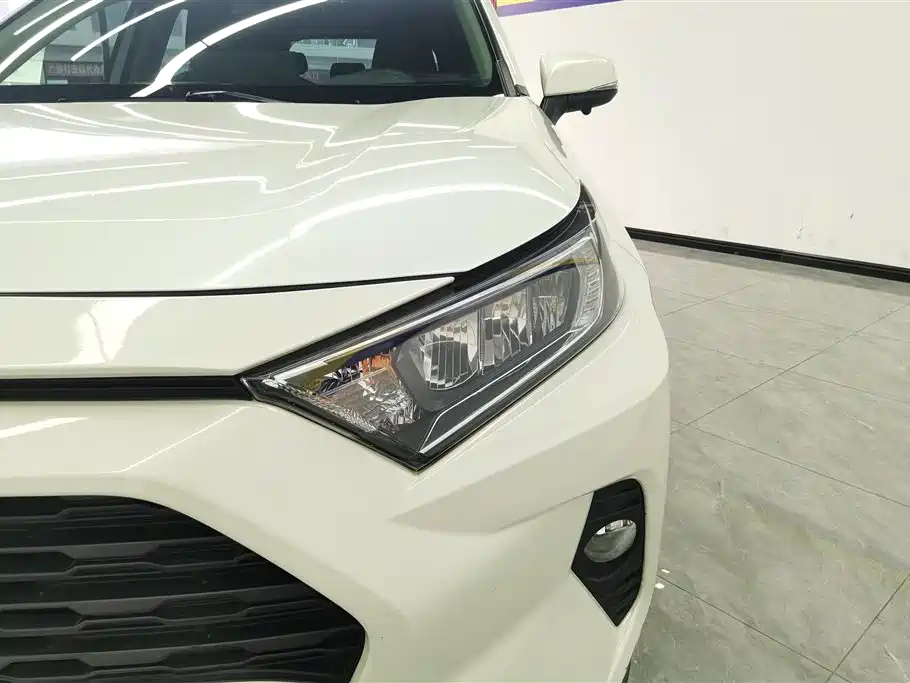 Toyota RAV4 Rongfang 2020 2.0L CVT 2WD Urban Edition фото 5