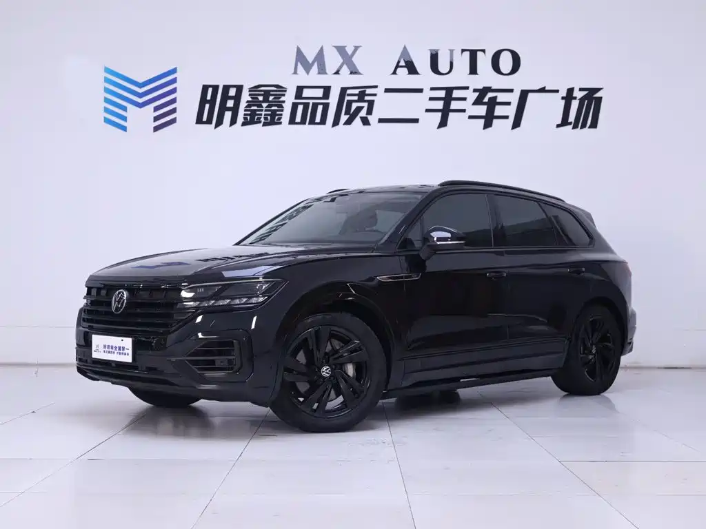Фото 2 - Volkswagen Touareg