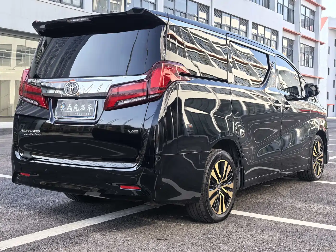Toyota Alphard 2018 3.5L Premium фото 4