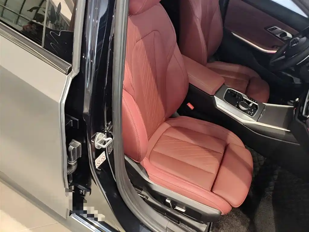 BMW 3 Series 2024 325i M Sport Shadowline Package фото 25