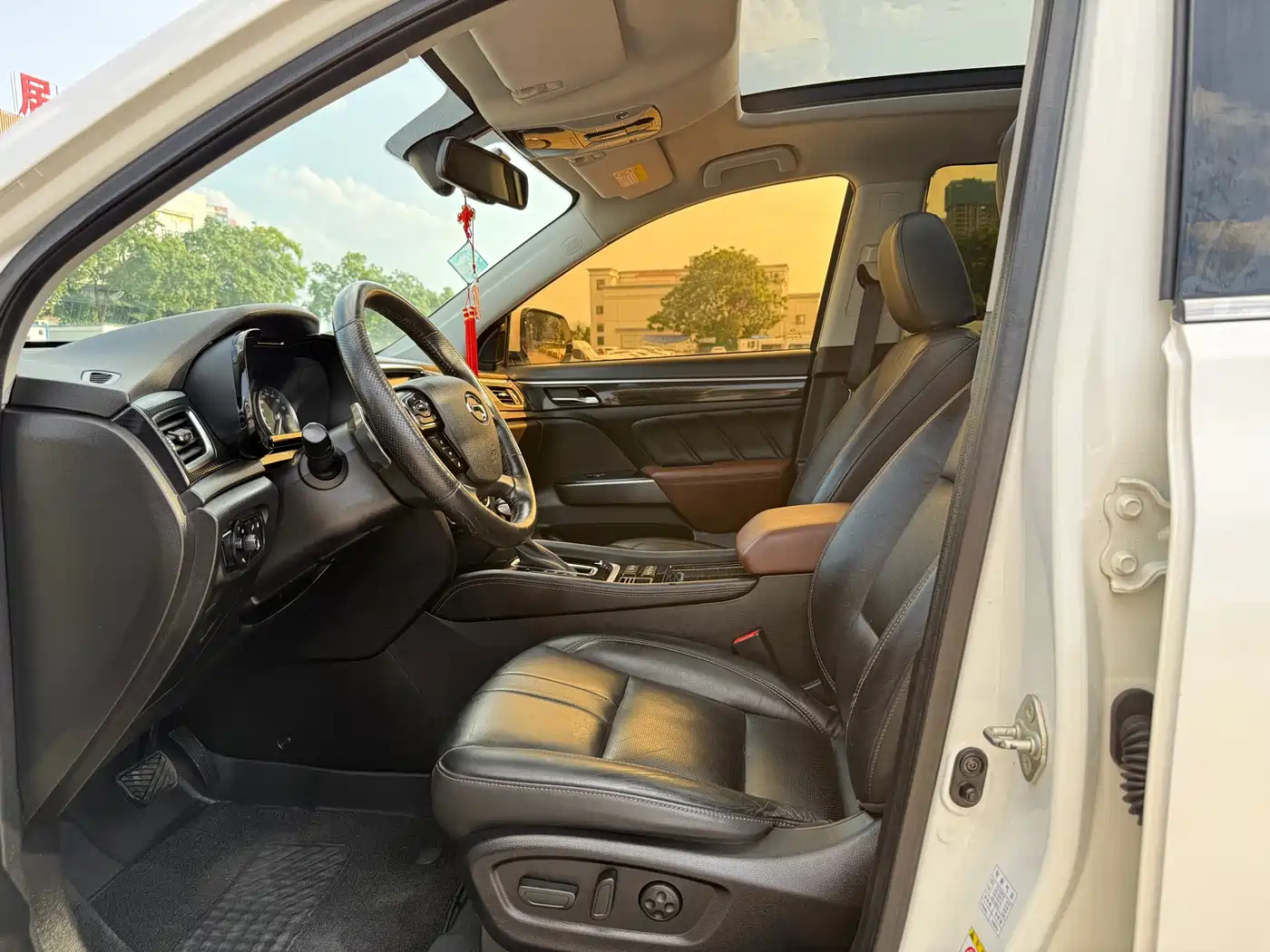 GAC Trumpchi Trumpchi GS7 2017 320T 2WD Luxury Smart Connect фото 6
