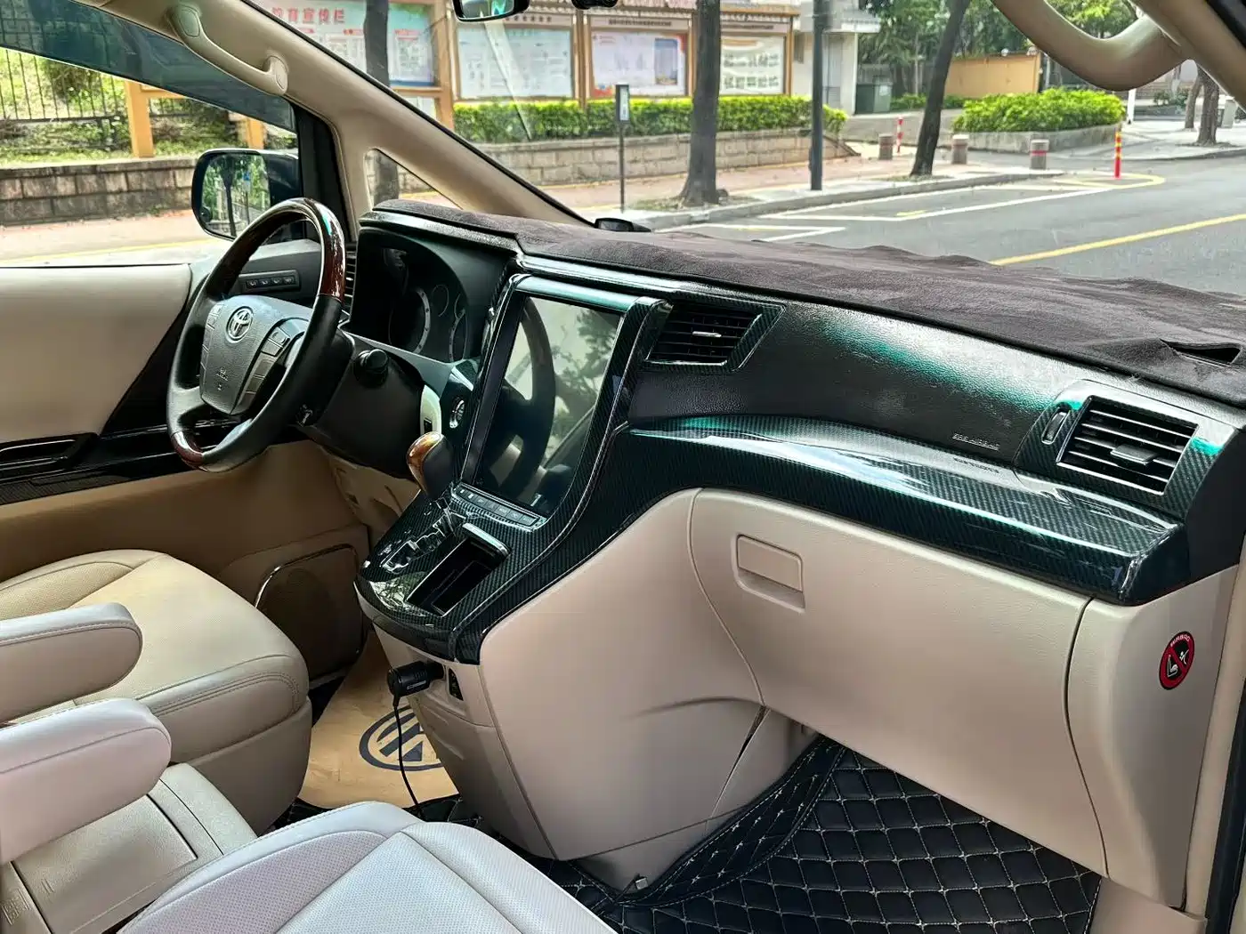 Toyota Alphard 2011 3.5L Luxury Edition фото 6