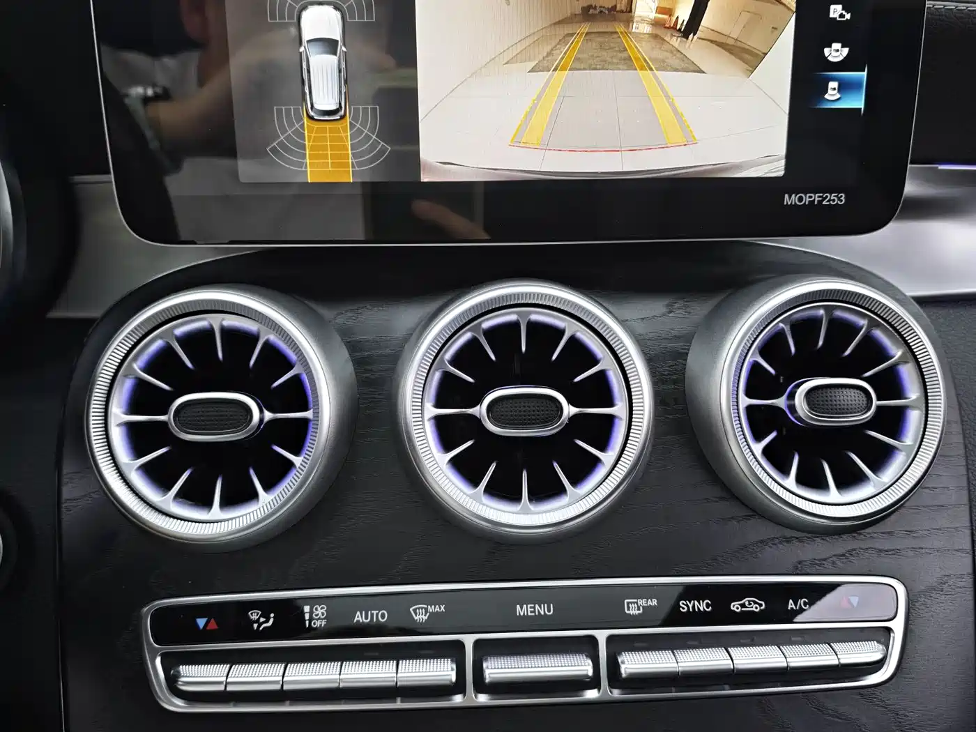 Mercedes-Benz GLC 2020 Facelift GLC 260 L 4MATIC Dynamic фото 17