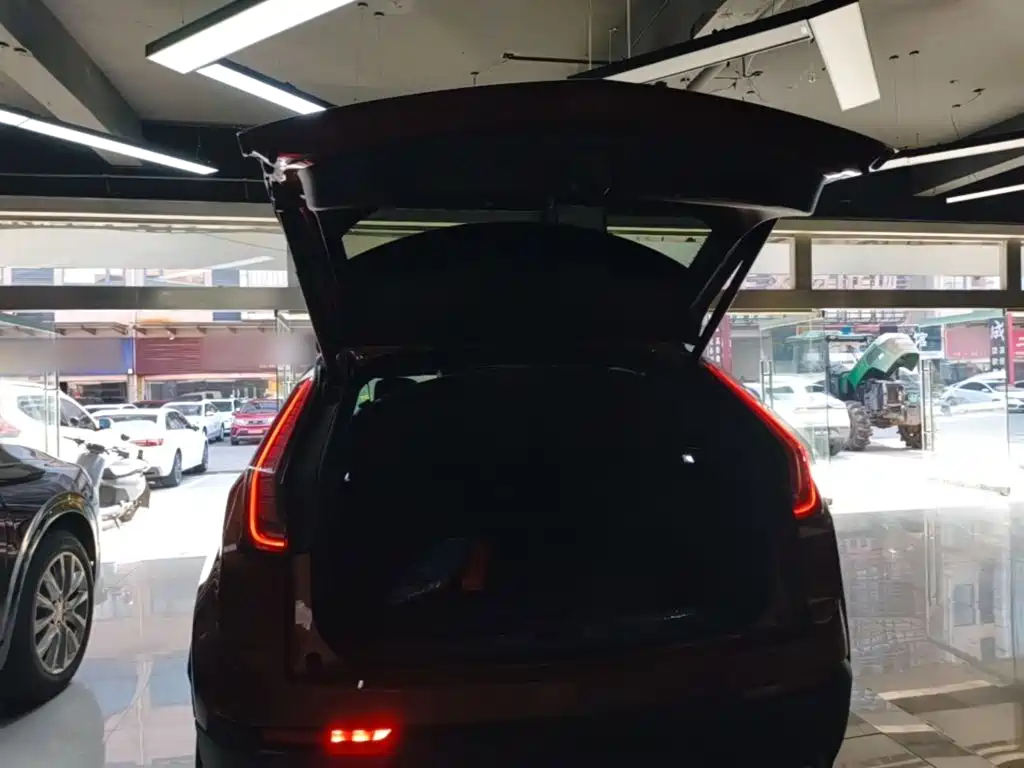 Cadillac XT4 2018 2018 28T AWD Platinum Sport Edition
