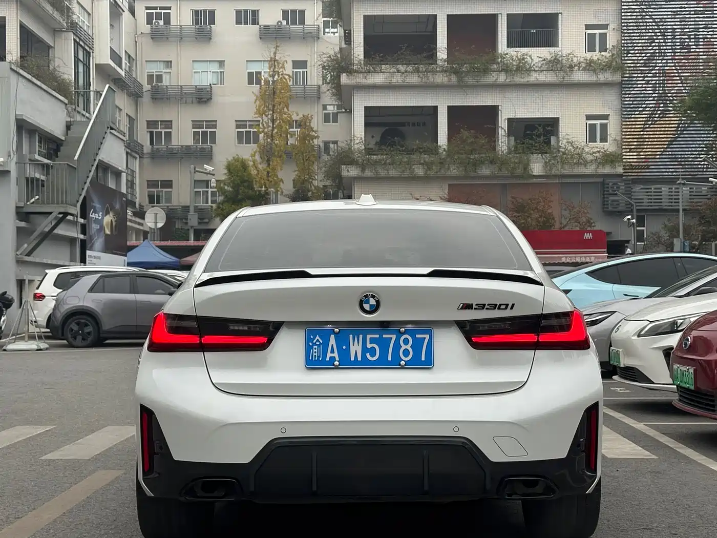 BMW 3 Series 2024 325i M Sport Shadowline Package фото 4