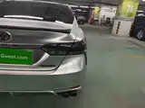 Фото 8 - Toyota Camry