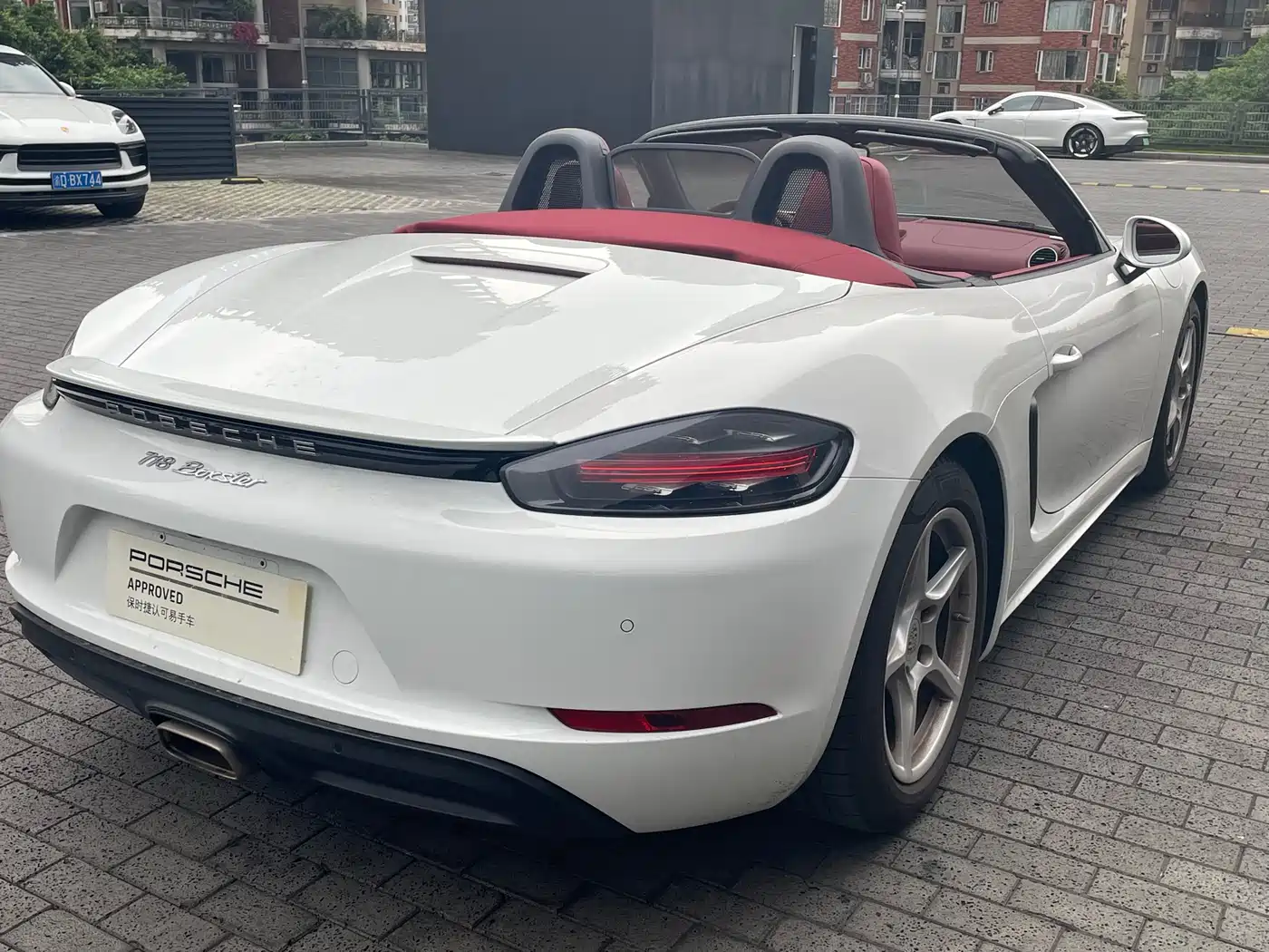 PORSCHE 718