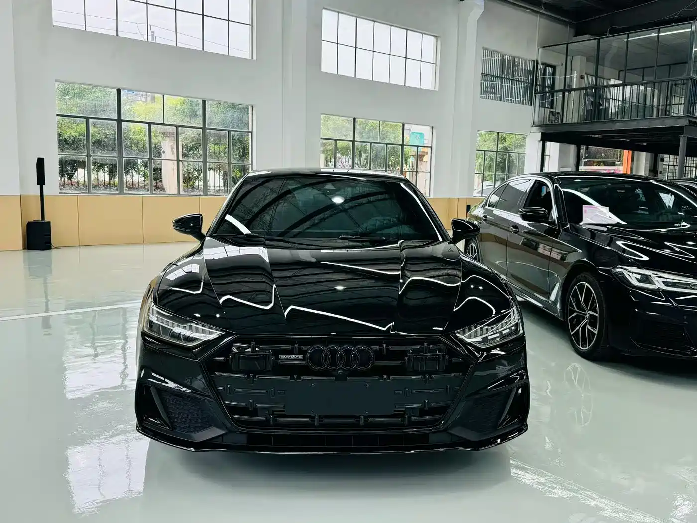 Audi A7L 2023 45 TFSI quattro S-line Black Warrior Edition фото 2