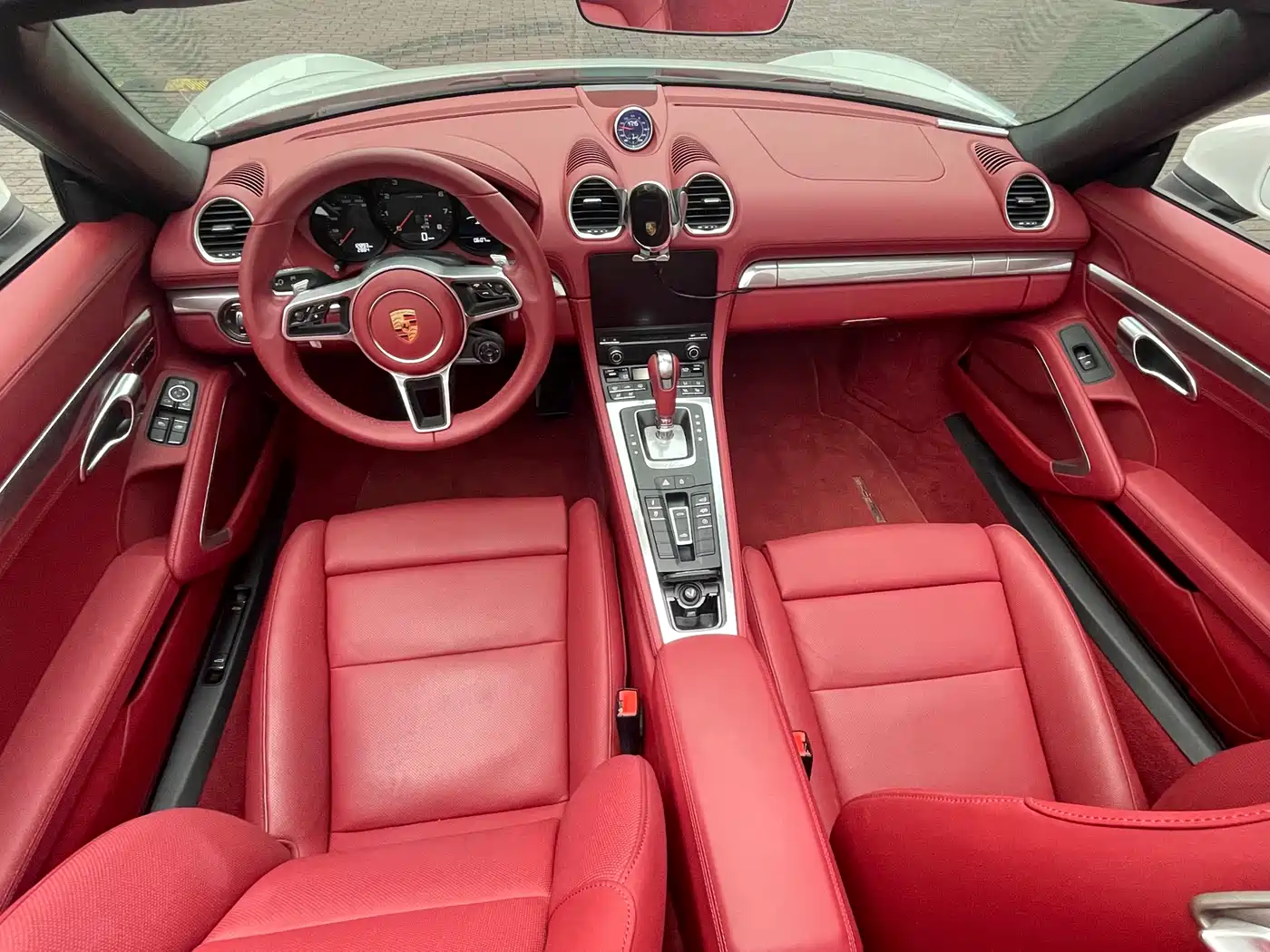 PORSCHE 718