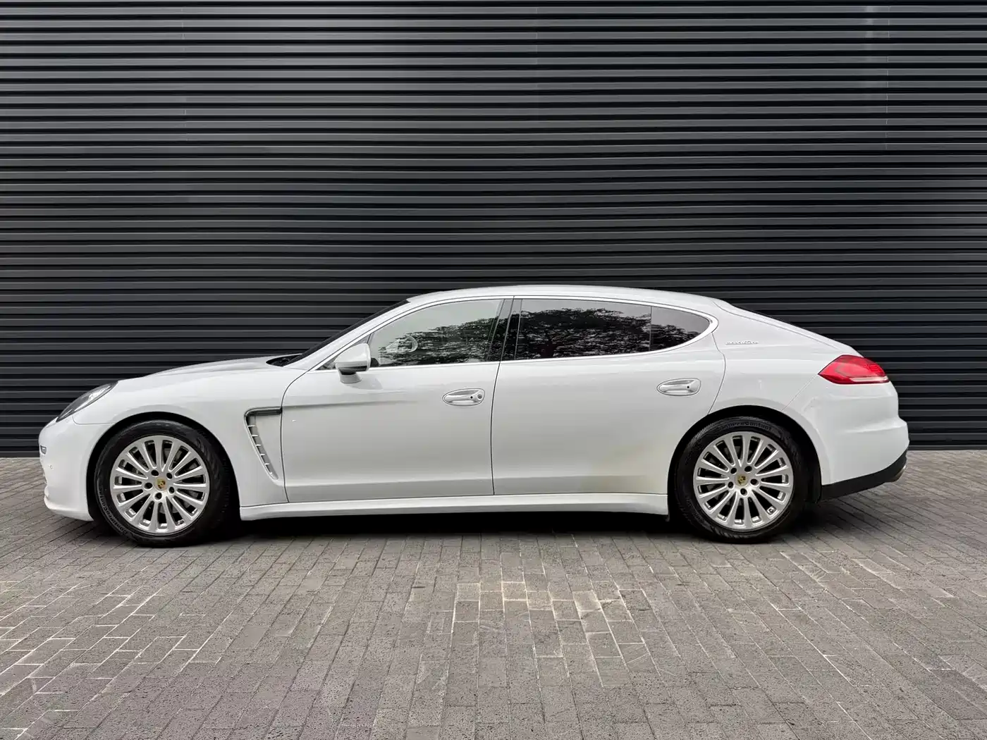 Porsche Panamera 2016 Panamera Executive Edition 3.0T фото 2