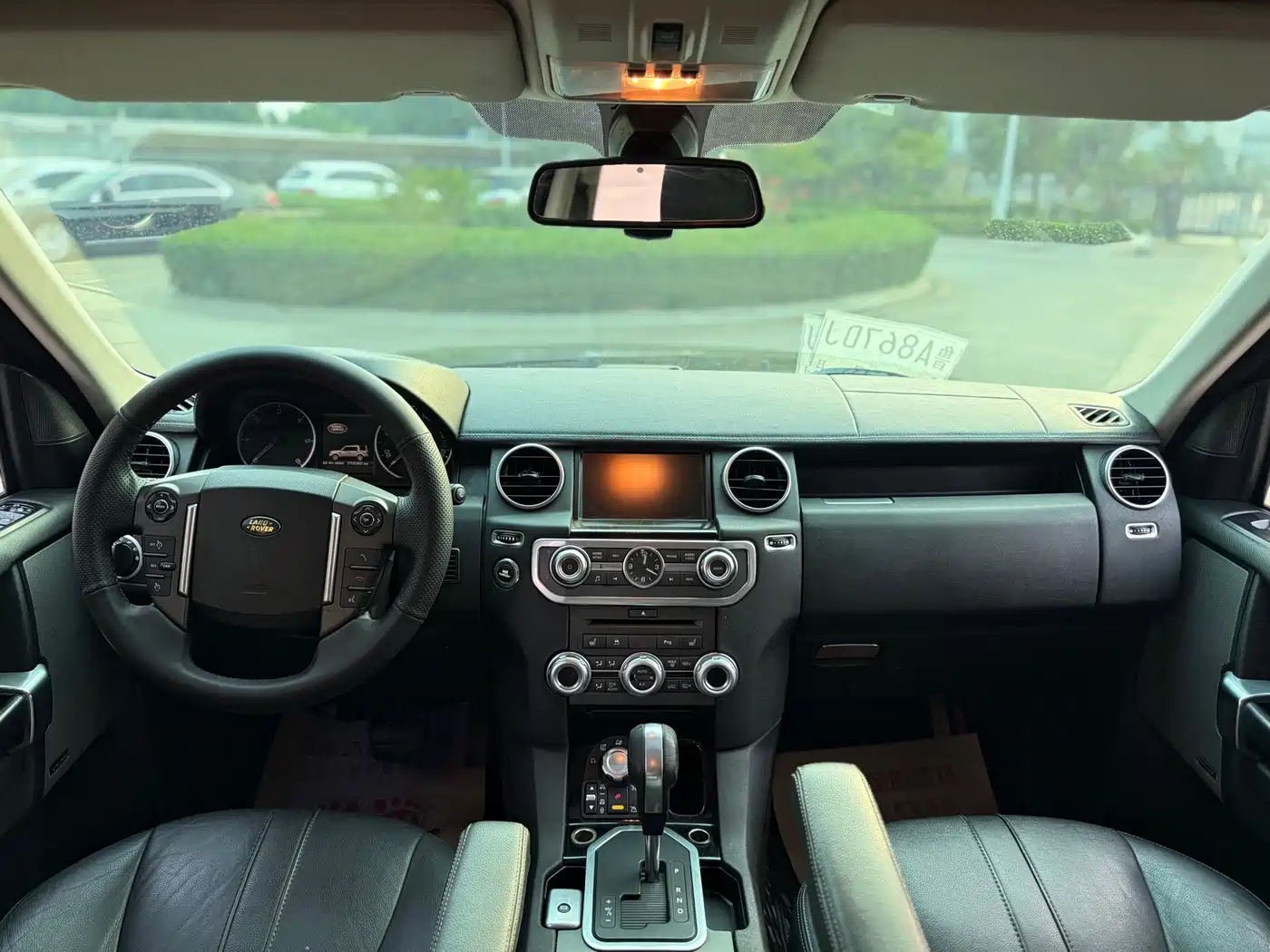 Land Rover Discovery 2010 3.0TDV6 HSE Diesel фото 6