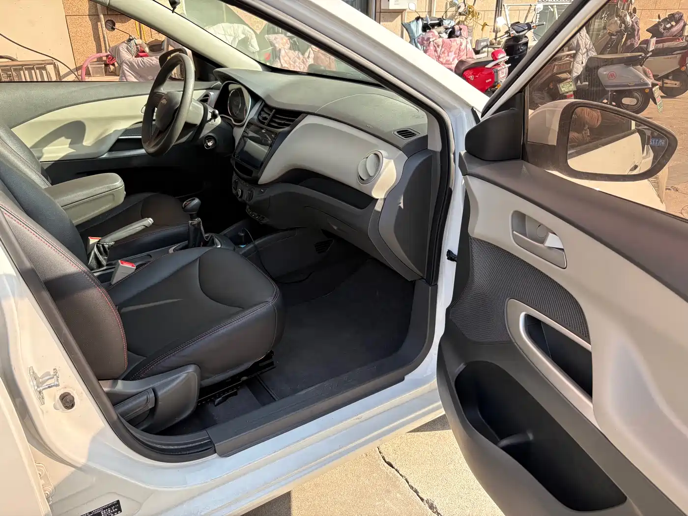 Chevrolet Sail 2015 Sail 3 1.5L Manual Ideal Sunroof Edition фото 19