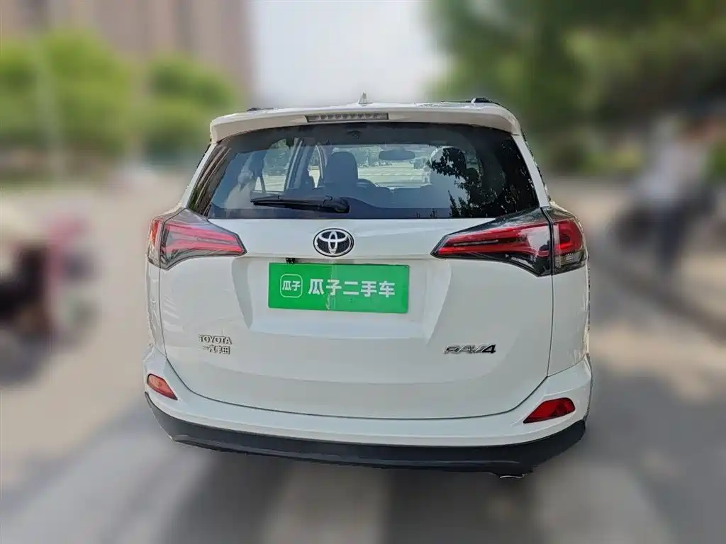 Toyota RAV4 Rongfang 2016 2.0L CVT 2WD Urban (China V) фото 4