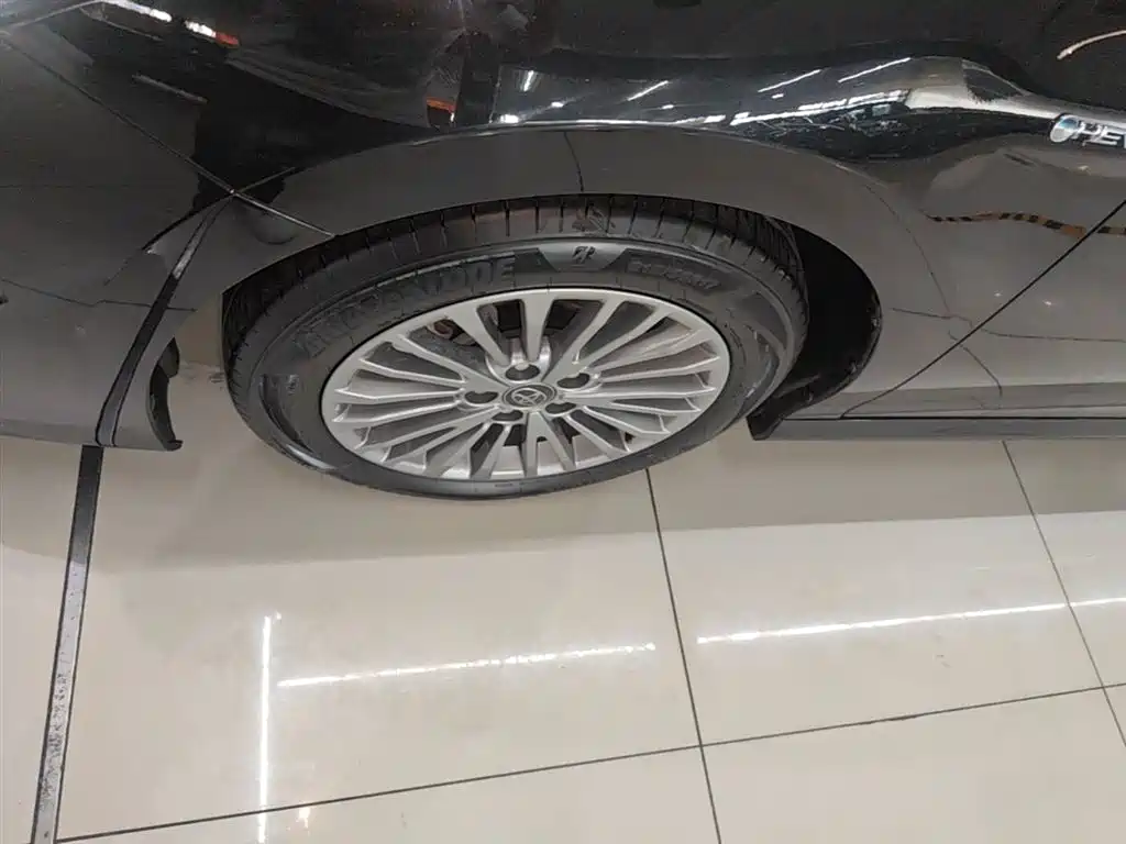 Toyota Camry 2024 Hybrid 2.0HE Elite Edition фото 23
