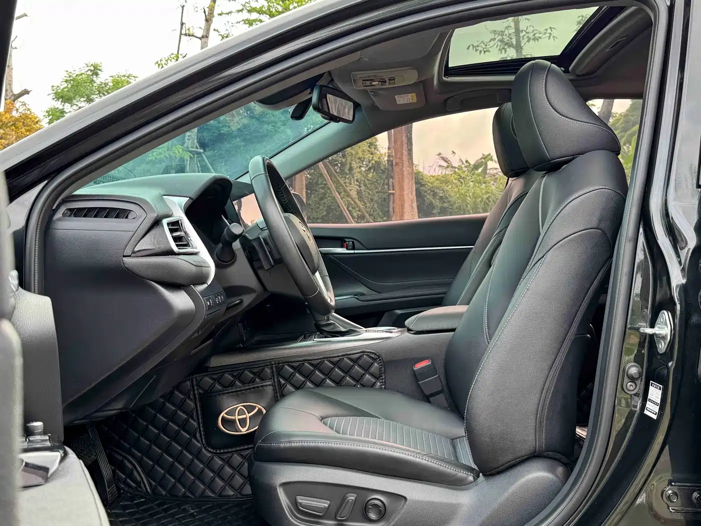 Toyota Camry 2022 2.5S Knight Edition фото 10