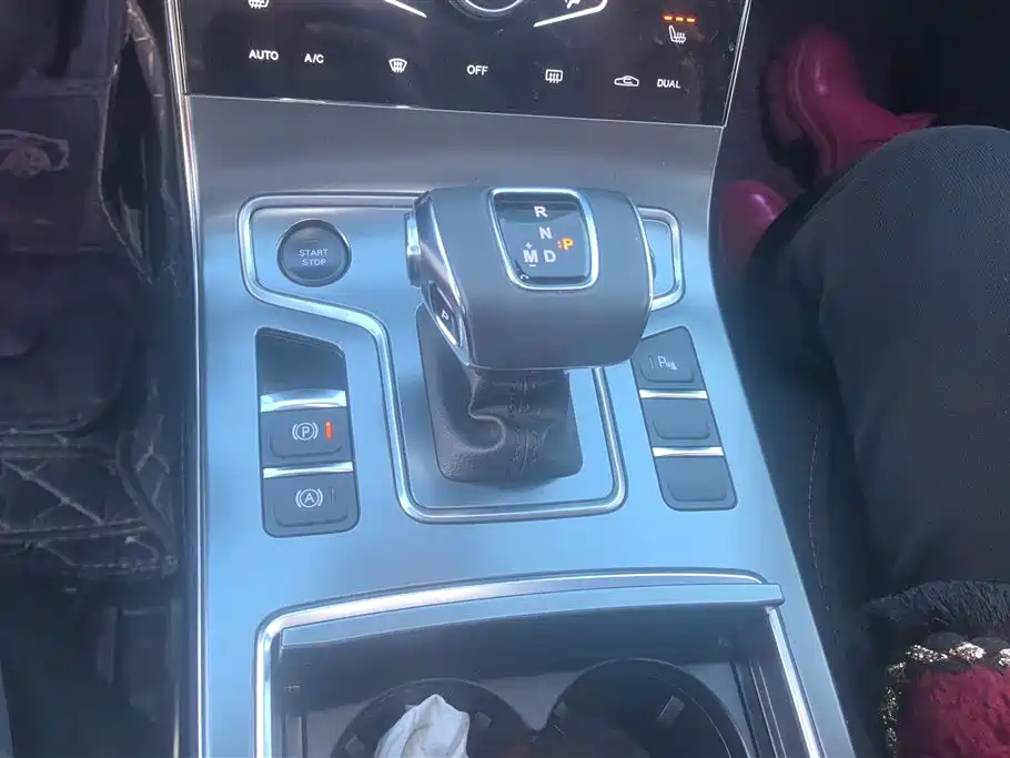 Hongqi H5 2022 Classic Facelift 1.8T Automatic Smart Connect Flag Enjoyment Edition фото 15