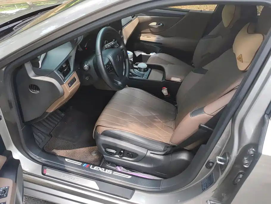 Lexus ES 2025 2025 200 Ultimate Edition