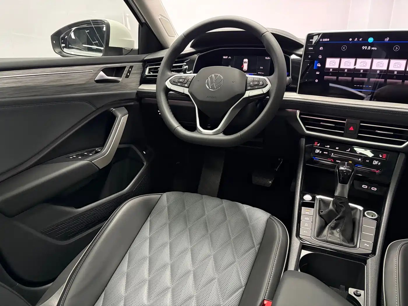 Volkswagen Sagitar 2023 280TSI DSG Excellence Plus Edition фото 8