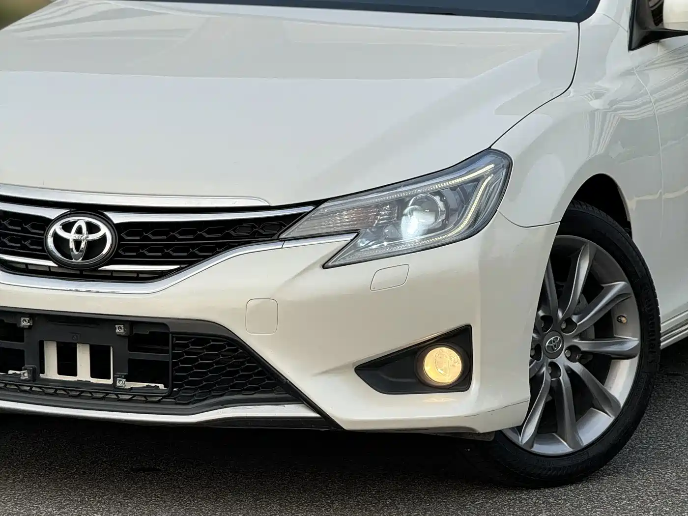 Toyota Reiz 2015 2013 2.5V Premium Edition
