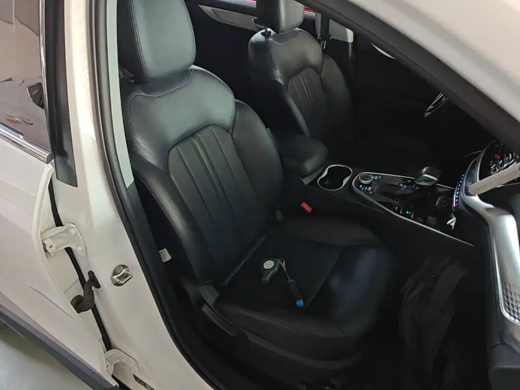 Soueast DX7 2019 2018 Prime 1.8T DCT Luxury (China V)