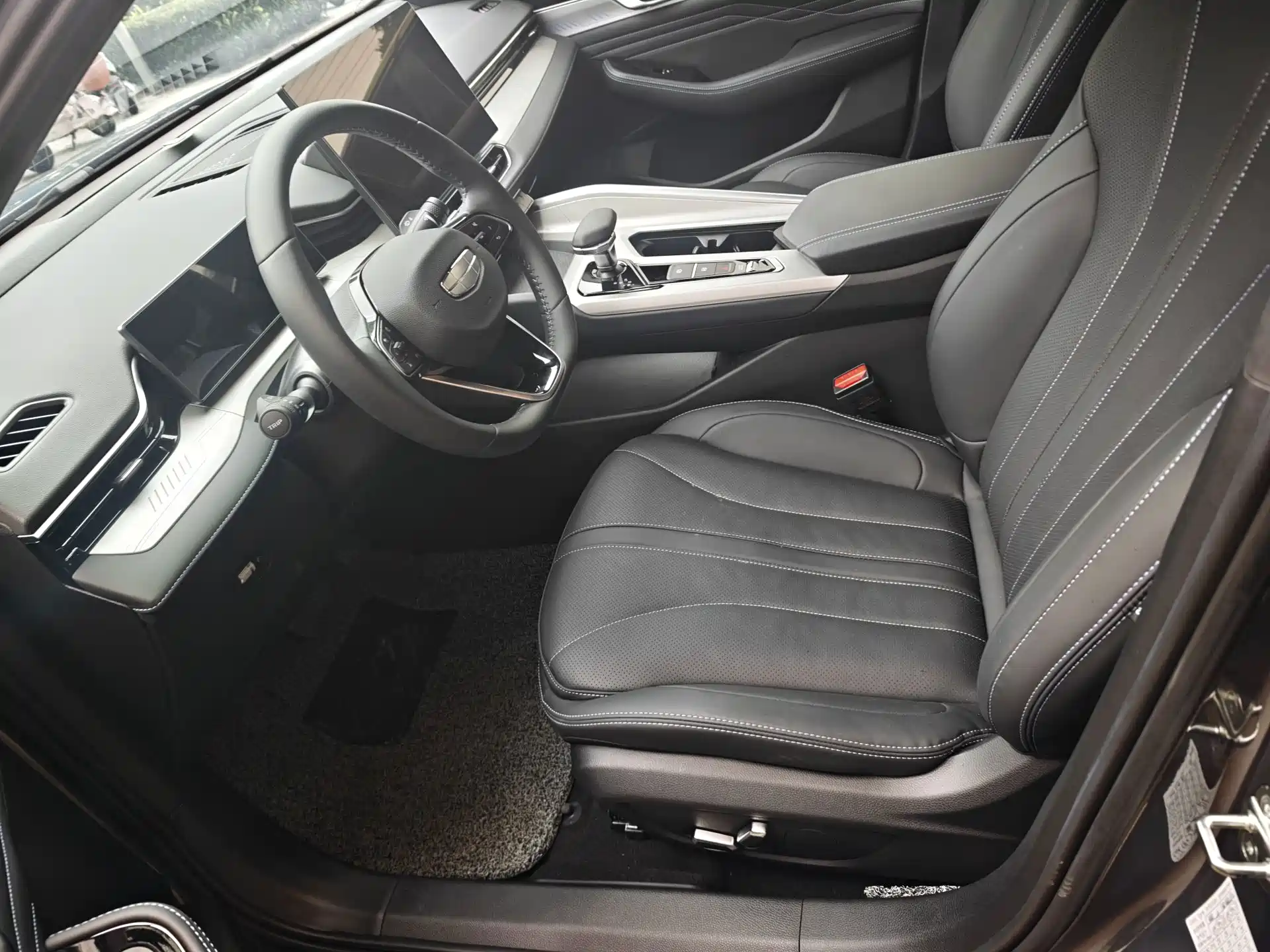 Фото 4 - Geely Preface