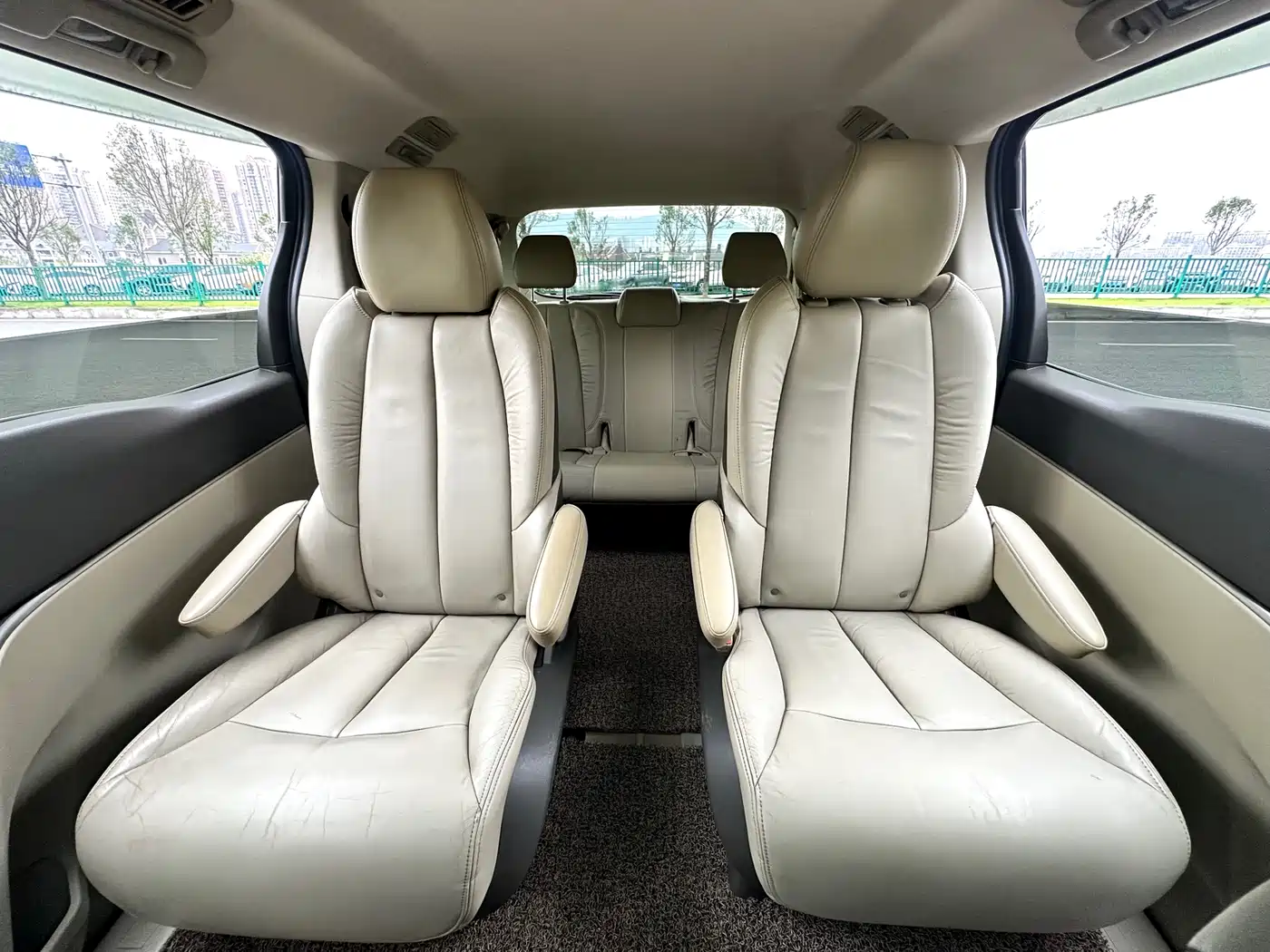 Buick GL8 2011 3.0L GT Luxury Business Elegance Edition фото 31
