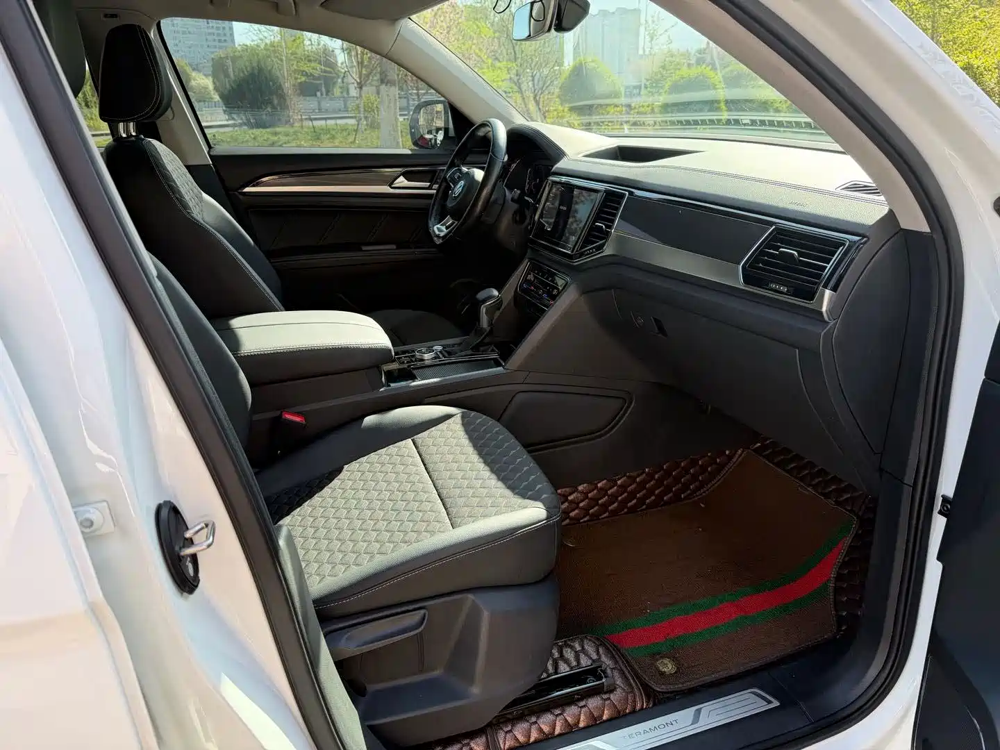 Photo 7 - Volkswagen Teramont