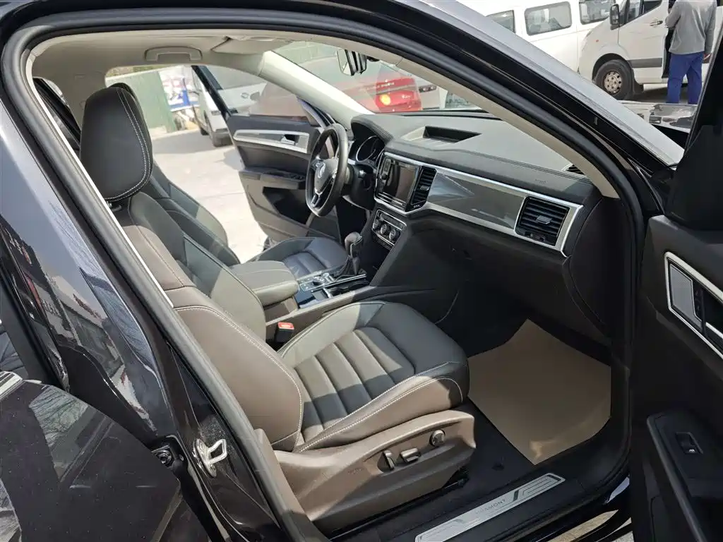 Volkswagen Teramont 2020 380TSI 4WD Luxury Edition China VI фото 11