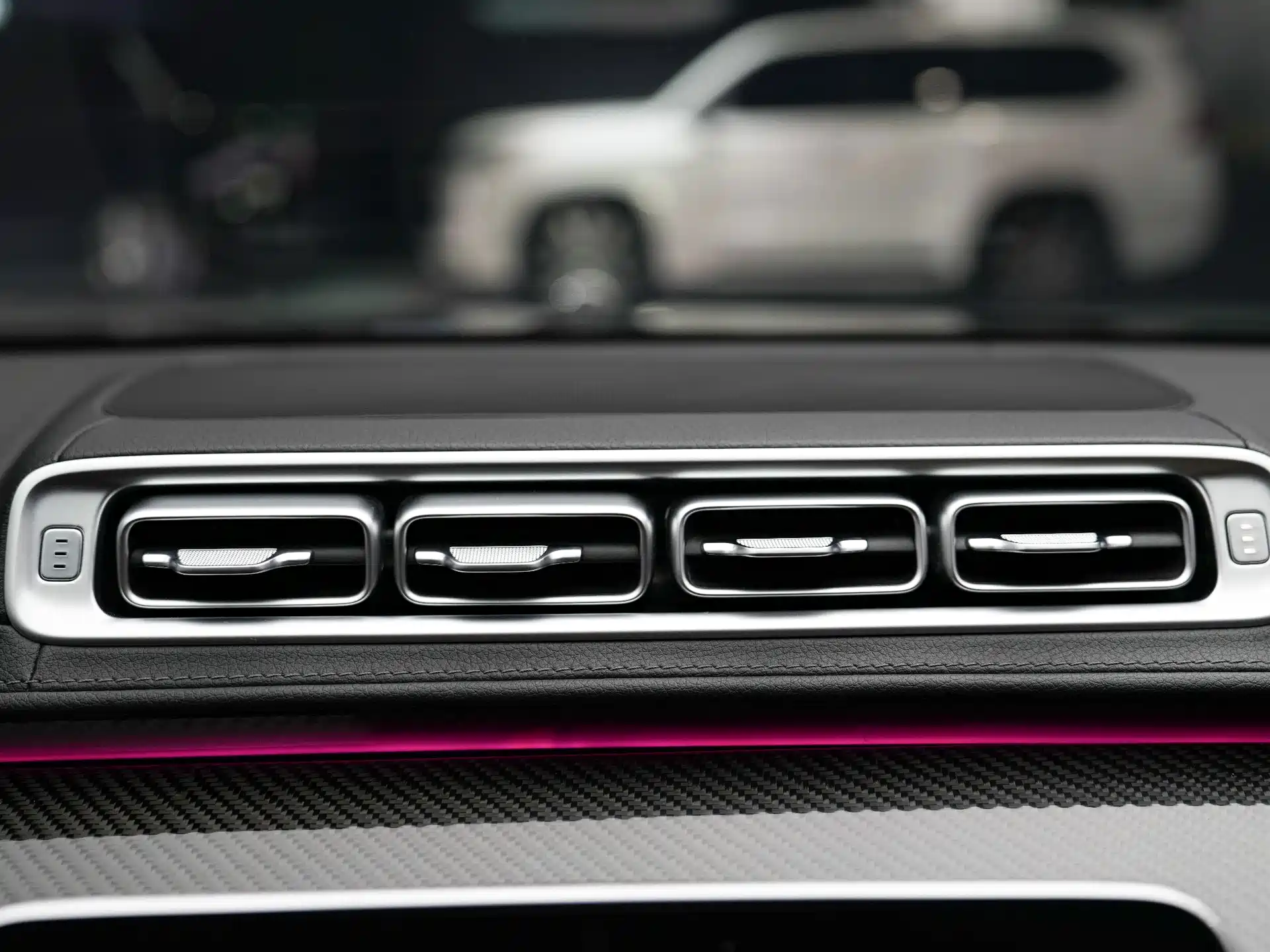 Фото 28 - Mercedes-Benz S-Class