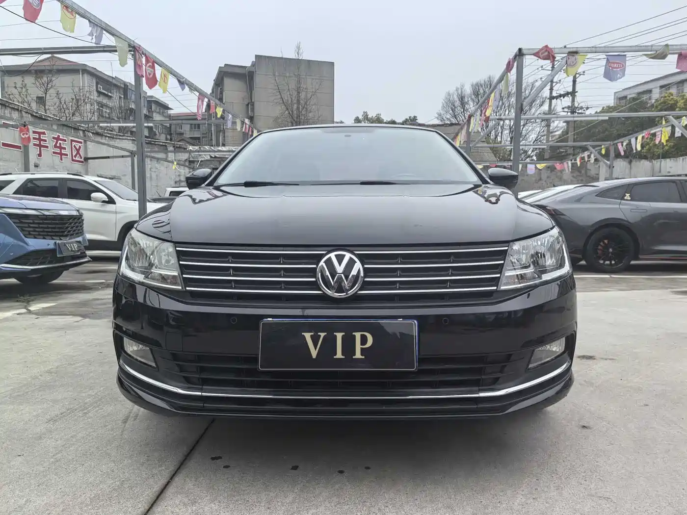 Volkswagen Lavida 2015 1.6L Automatic Comfort Edition фото 2