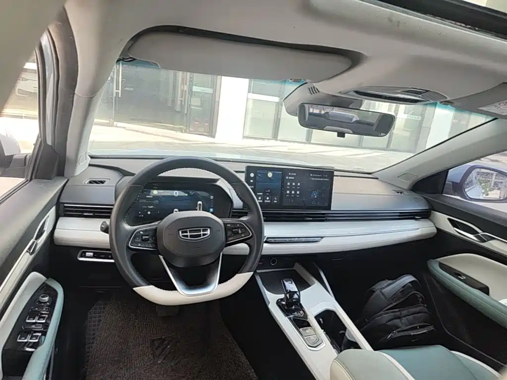 Geely Emgrand L HiP 2022 2022 1.5TD-DHT Pro 100KM Super Rui
