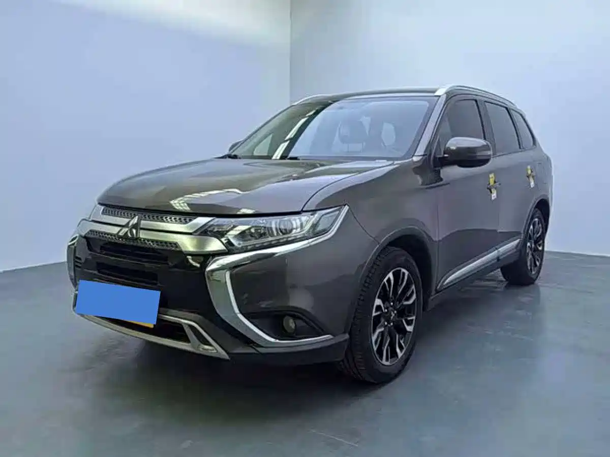 Mitsubishi Outlander 2019 — пригон из Китая