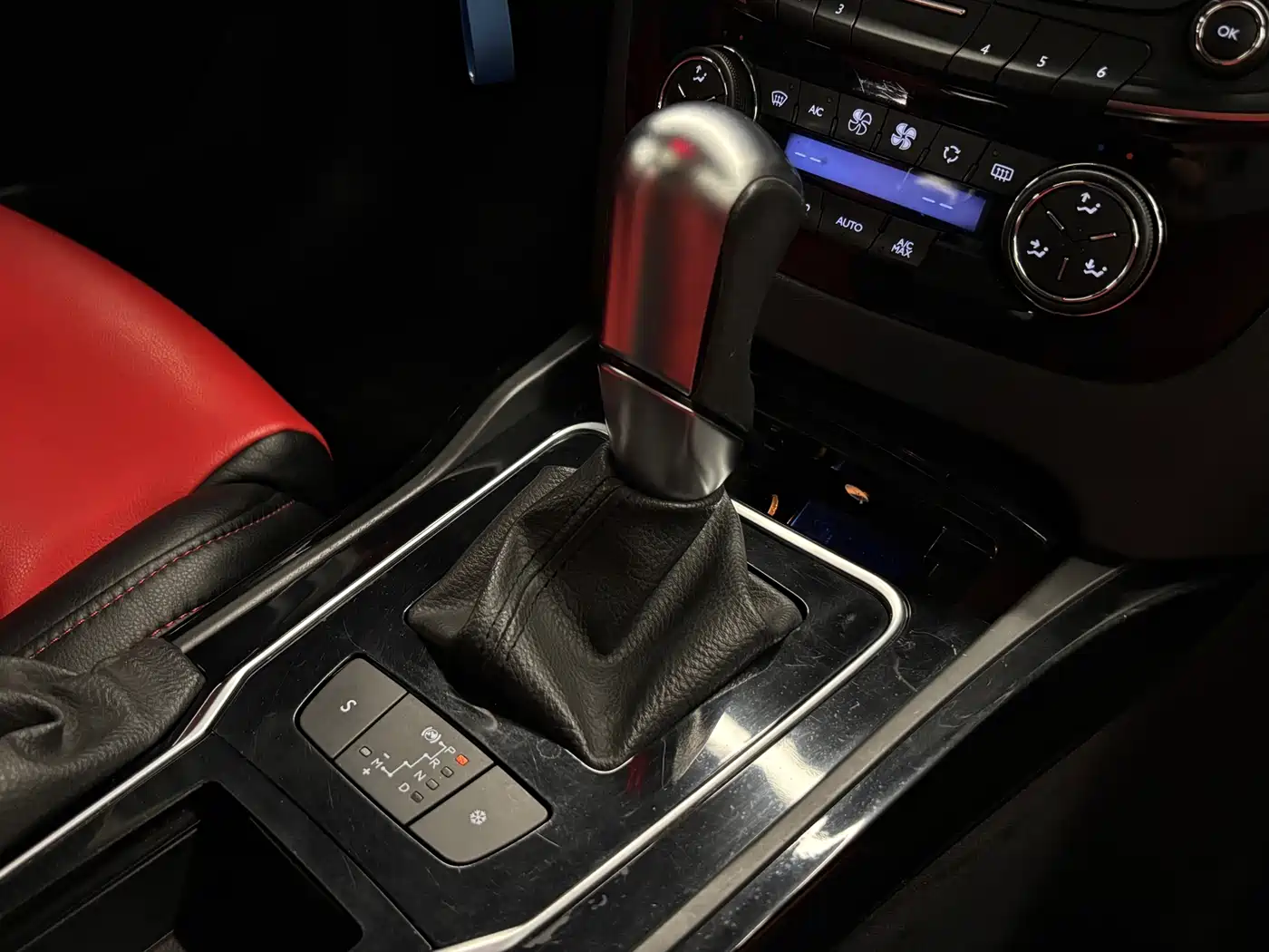 Peugeot 508 2015 2.0L Automatic Zhiyi Edition фото 9