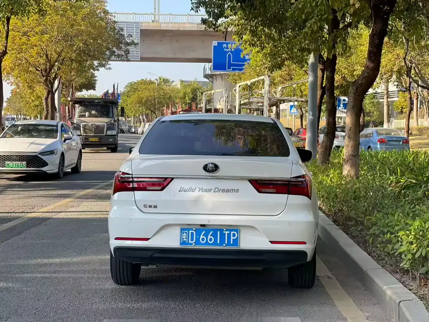 BYD Qin 2019 1.5L Automatic Luxury Edition фото 8
