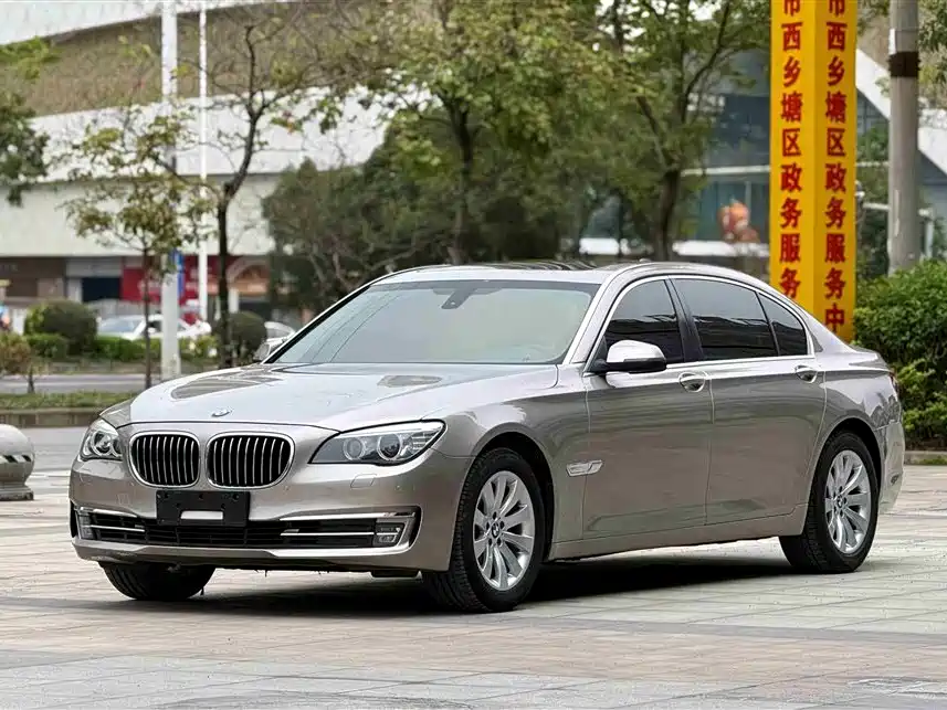 BMW 7 Series 2013 Model 740Li Leading